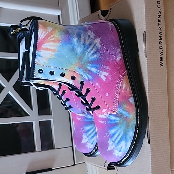 Dr. Marten's Girls Tye Dye Suede Boots, Size Kids 6M - Picture 14 of 16